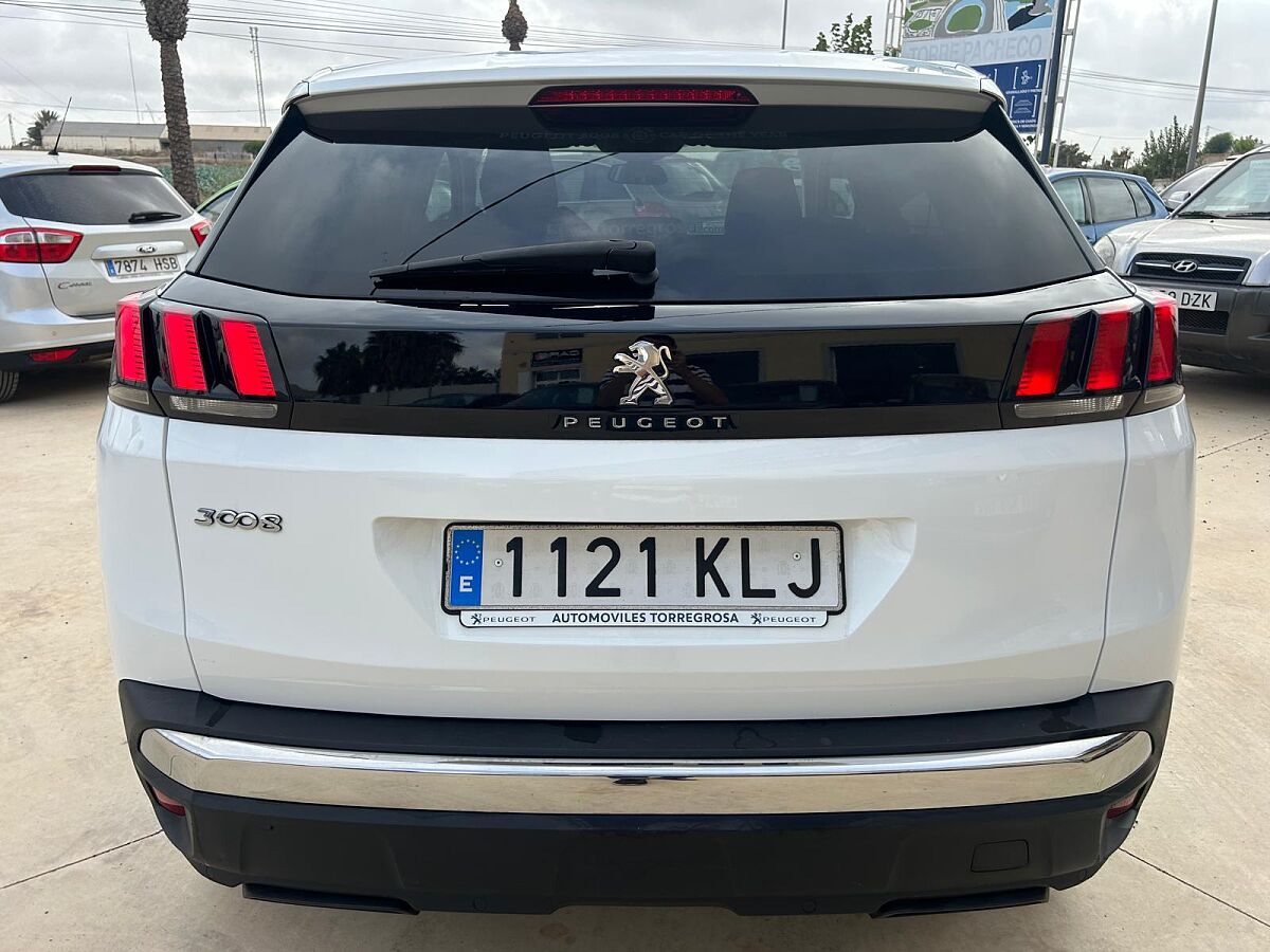 PEUGEOT 3008 ACTIVE 1.2 E-THP AUTO SPANISH LHD IN SPAIN 56000 MILES SUPERB 2018